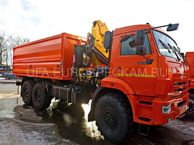 КАМАЗ 43118 самосвал с КМУ HYVA HB 150 E2